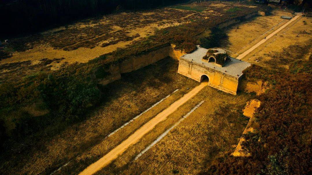 汉代甘肃-敦煌莫高窟九层楼全景新疆-吐鲁番交河故城遗址-全景-汉唐