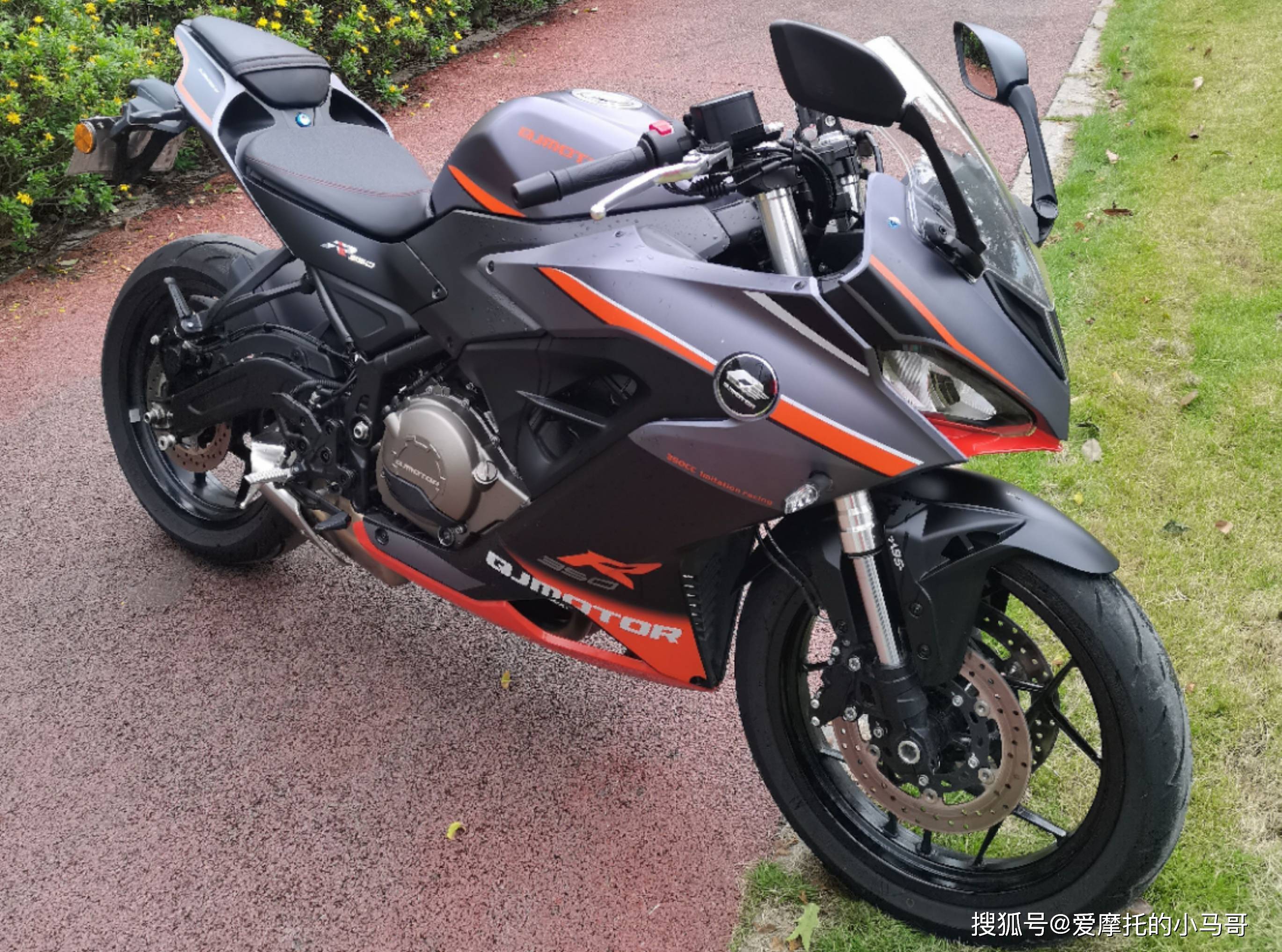 来看看钱江赛350和豪爵铃木gsx对比报告吧_搜狐汽车_搜狐网