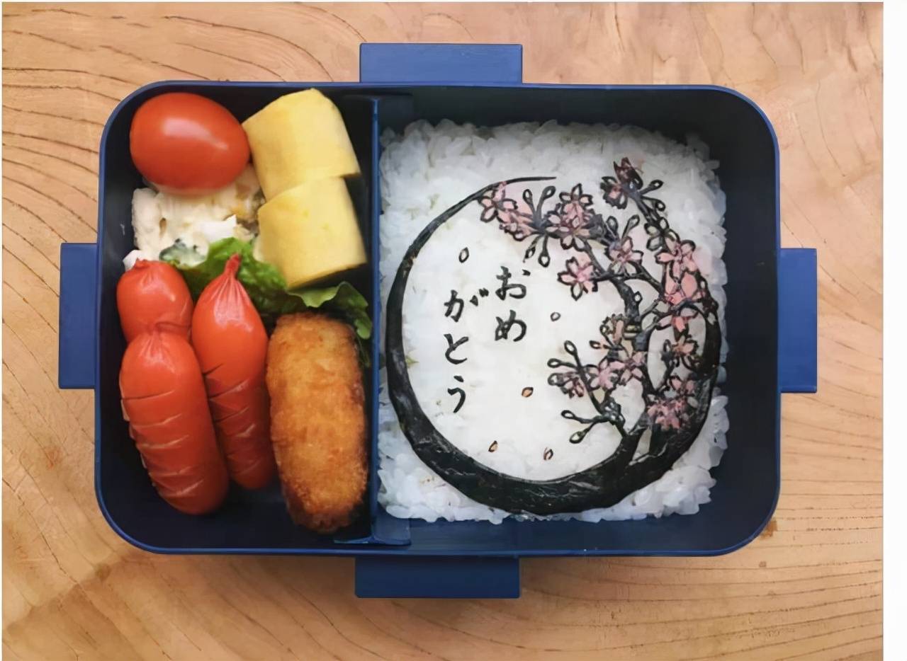 原创日本爸爸为爱女制作午餐便当妙用海苔写诗