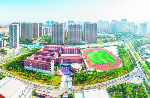 位于同安新城的厦门实验中学,是一所集小学,初中,高中于一体的市直属