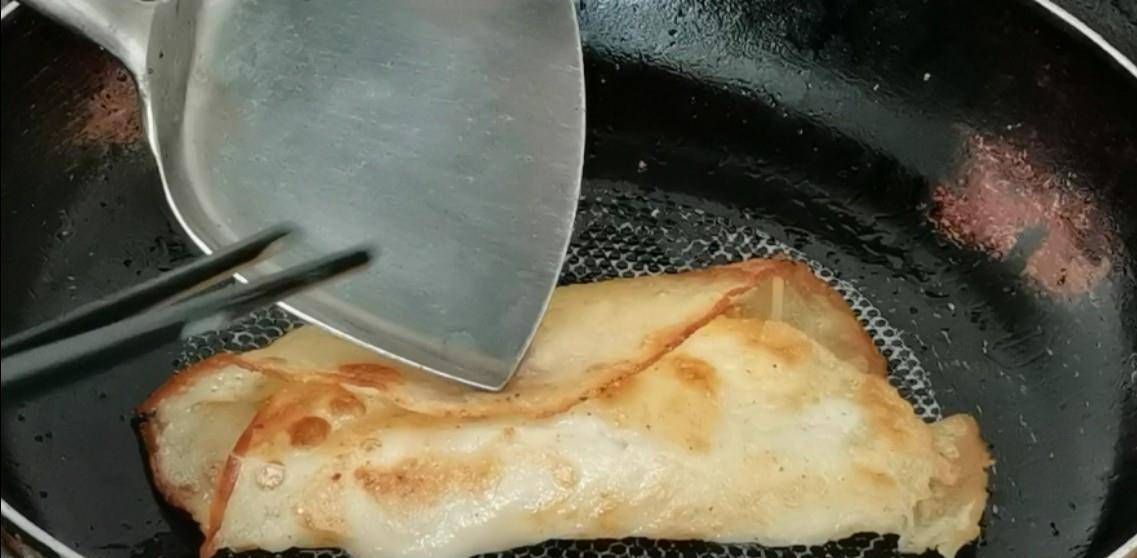 加入适量|家常早餐卷饼,不揉面不擀面,营养美味吃法多,做法还简单