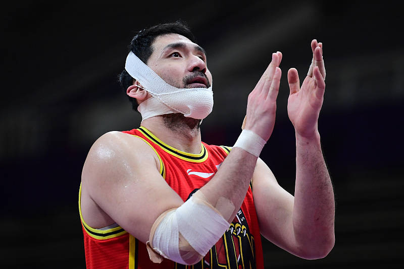 力扛上海双塔,生日之夜展现价值,成吉林关键一环_比赛_钟诚_防守