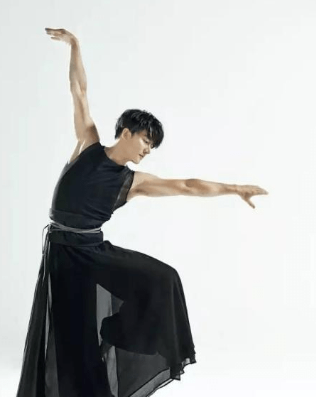 角色|“不靠傍大姐”,36岁的黄轩,打了多少男明星的脸?!