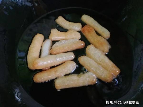 因为|80后的美食记忆“江米条”记忆中的味道，轻松在家做，香甜酥脆