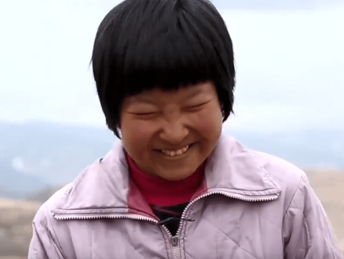 《变形计》丫头:拒绝城市爸爸收养和爷爷相依为命,19岁死于肺癌!