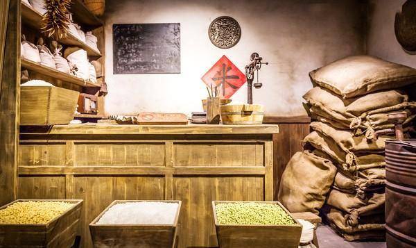 听到官府的话,米商们当然非常高兴了.