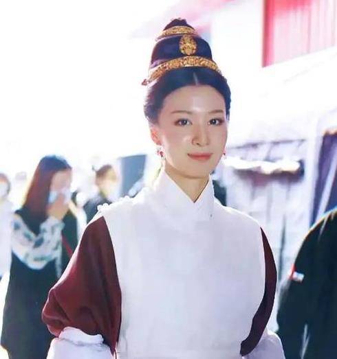 彭小苒|把美女拍出大妈感?于正新剧曝出剧照,彭小苒造型颜值被嘲