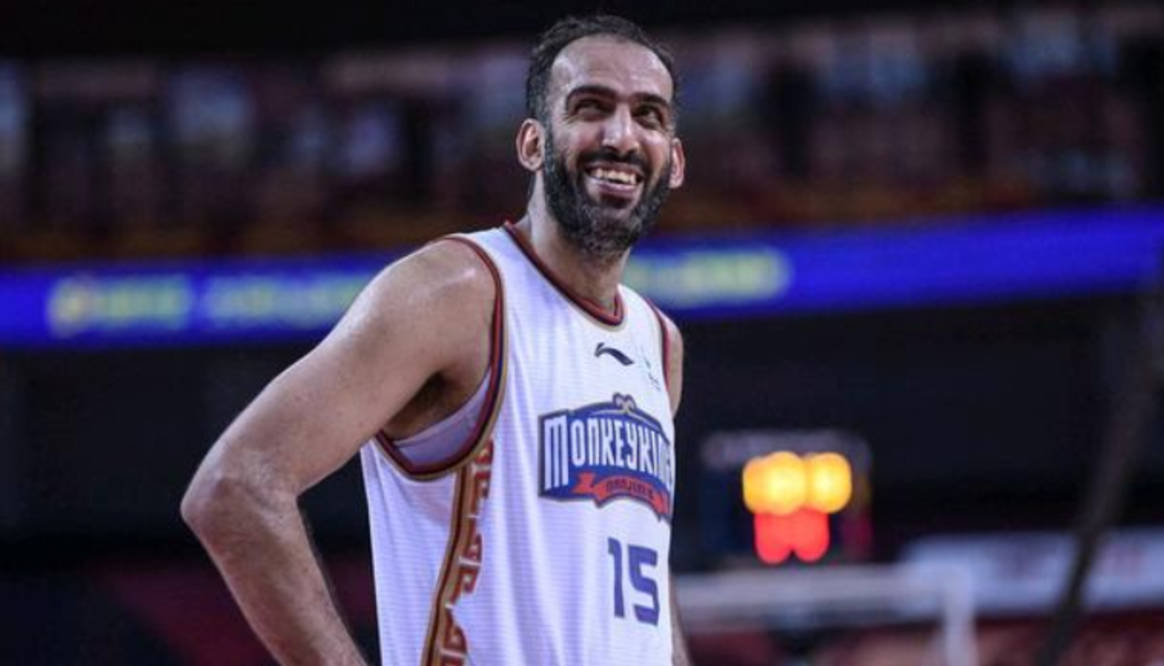 24分钟18记三分!北京四川对飙大战,哈达迪缺阵韩硕受伤四川难了