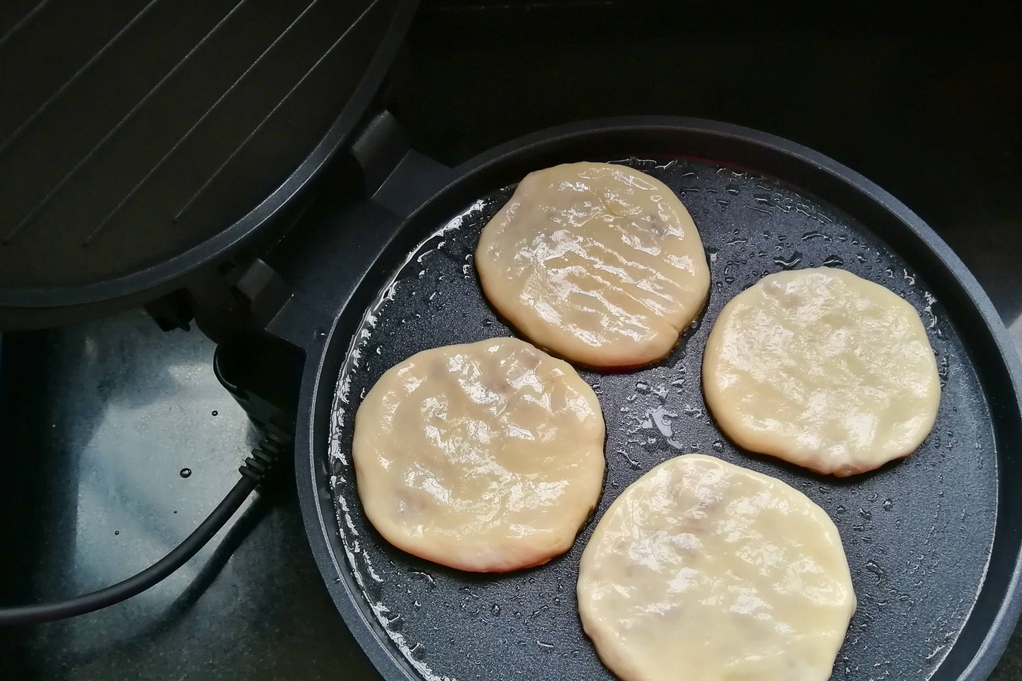 包子|早餐吃餡兒餅，無需發面，皮薄餡兒大，外酥里嫩，牛肉餡兒最好吃