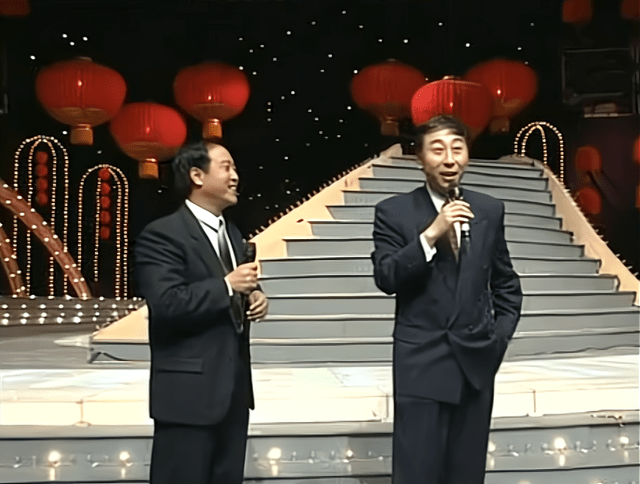 他先后创作了不少相声和小品,如郭达蔡明的《机器人趣话》,冯巩吕丽萍