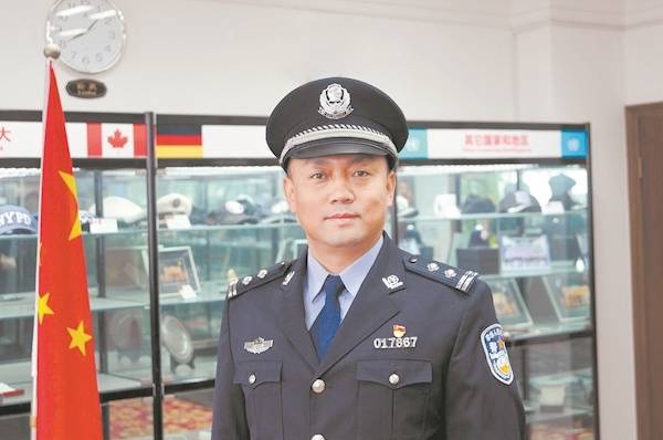 武警第二机动总队刘军图片