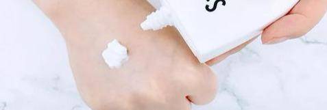 赵丽颖大浓妆out了，32岁赵丽颖“伪素颜”赚足眼球！美妆界作弊神器