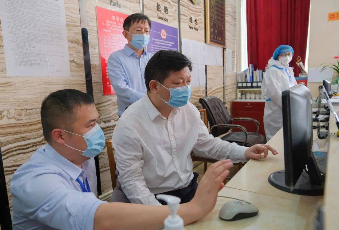 县领导彭正球,朱智勇,邱友梅参加.