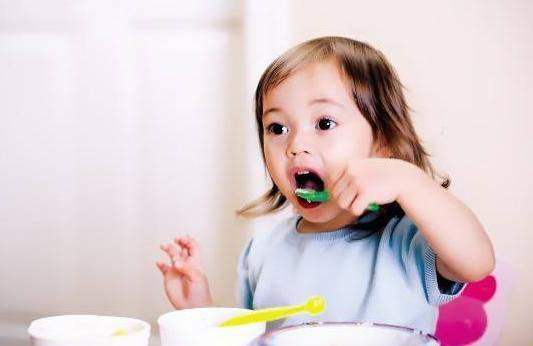 因为|如果“钙不足”,娃的身体会发出这几个信号,不在意会影响长高