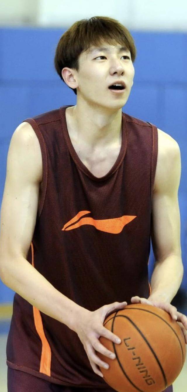 300万先生发表告别感言,他被球迷视为混子,却名利双收_孙锴祺_朱旭航