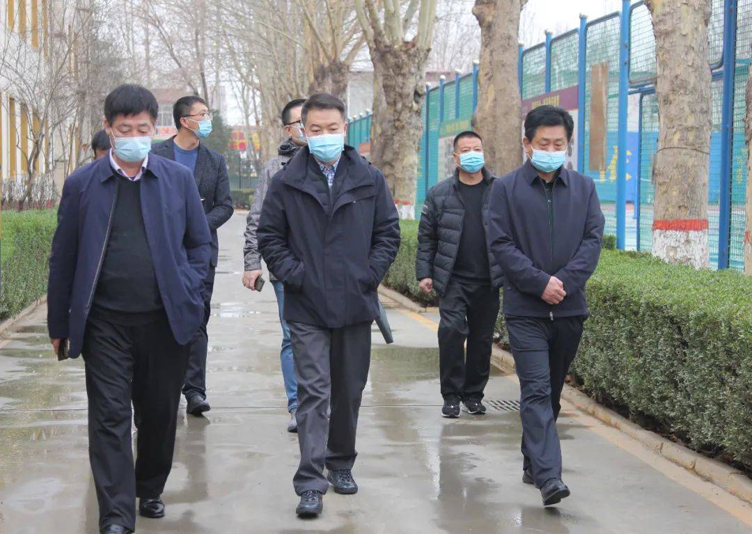 常务副县长丁磊到定兴三中调研