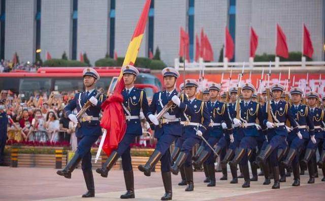 天水|消防类综艺又出爆款，《一往无前的蓝》火了教官张天水