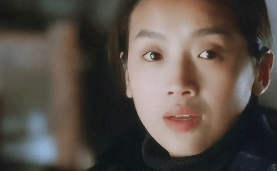 不过同一年,吴倩莲又出演了许鞍华执导的电影《半生缘》,将女主角顾曼