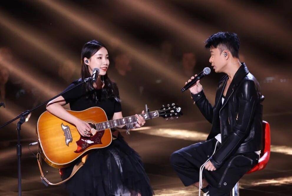 总决赛|《好声音》总决赛的专业评审发话了,哪来的实至名归,全是意难平??