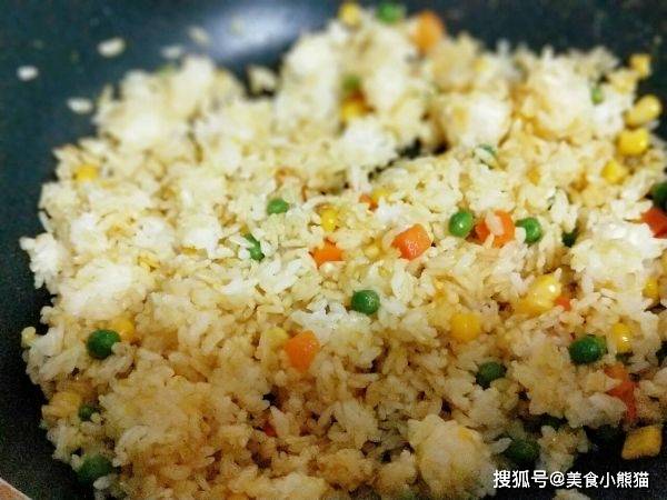 咖喱鱿鱼|教你在家做咖喱鱿鱼包饭，做法简单，看着就有食欲，赶紧试试吧！