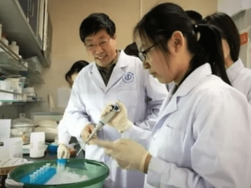 硕士生和研究生哪个比较厉害些 4f971e55f3e5402eb698a5c94a082467.png