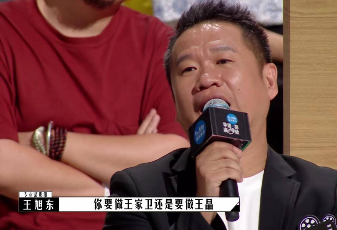 人间|不争论不呛火，他的点评却比全场尬夸都真实，王晶真是人间清醒！！