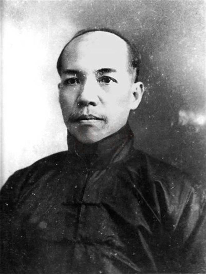 康有为怎么会同弟子闹翻？1902年2月8日梁启超创办《新民丛报》