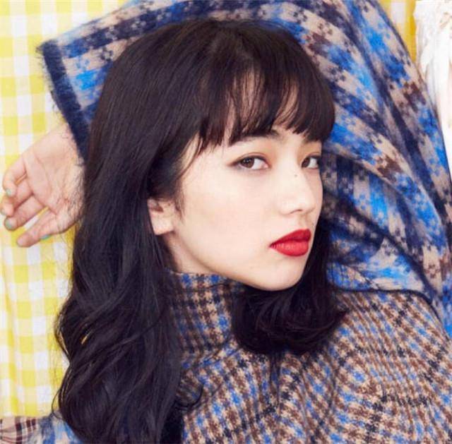 脸颊脸上这4处有“痣”的女生，一般颜值都很高，同时中2个的人真的少