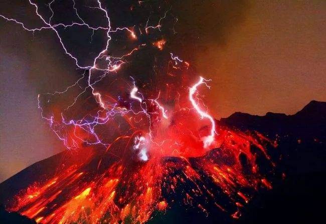 闪电|汤加火山爆发至少打破两项纪录？