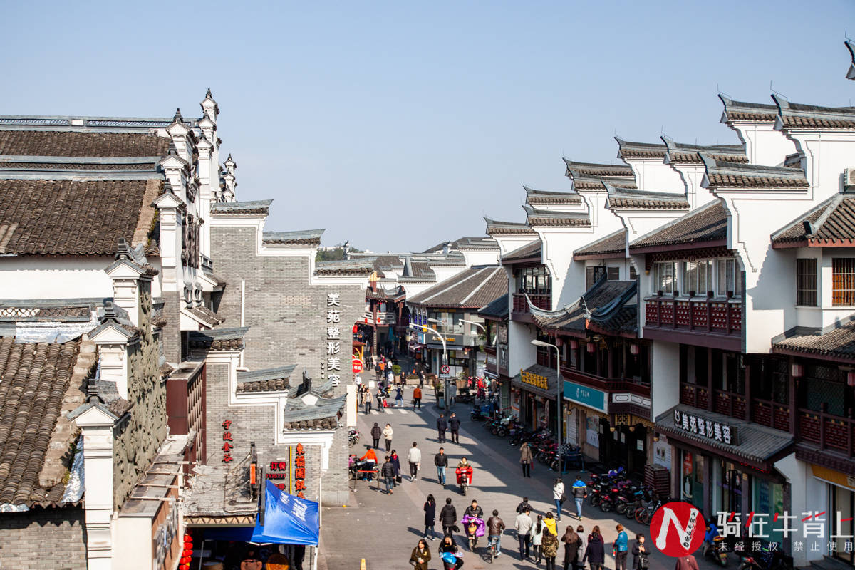 中西|藏在宁波闹市区的古建筑，1200年历史保存完好，如今成为商业街