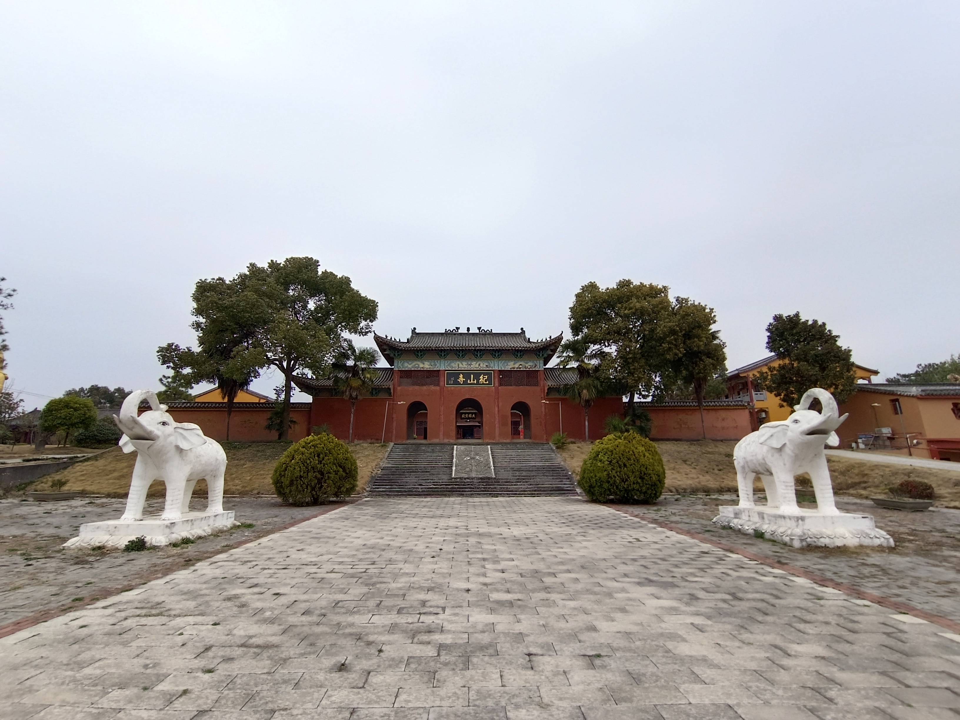 原创湖北荆门有座千年古寺如今仅为2a景区却被当地百姓世代供奉