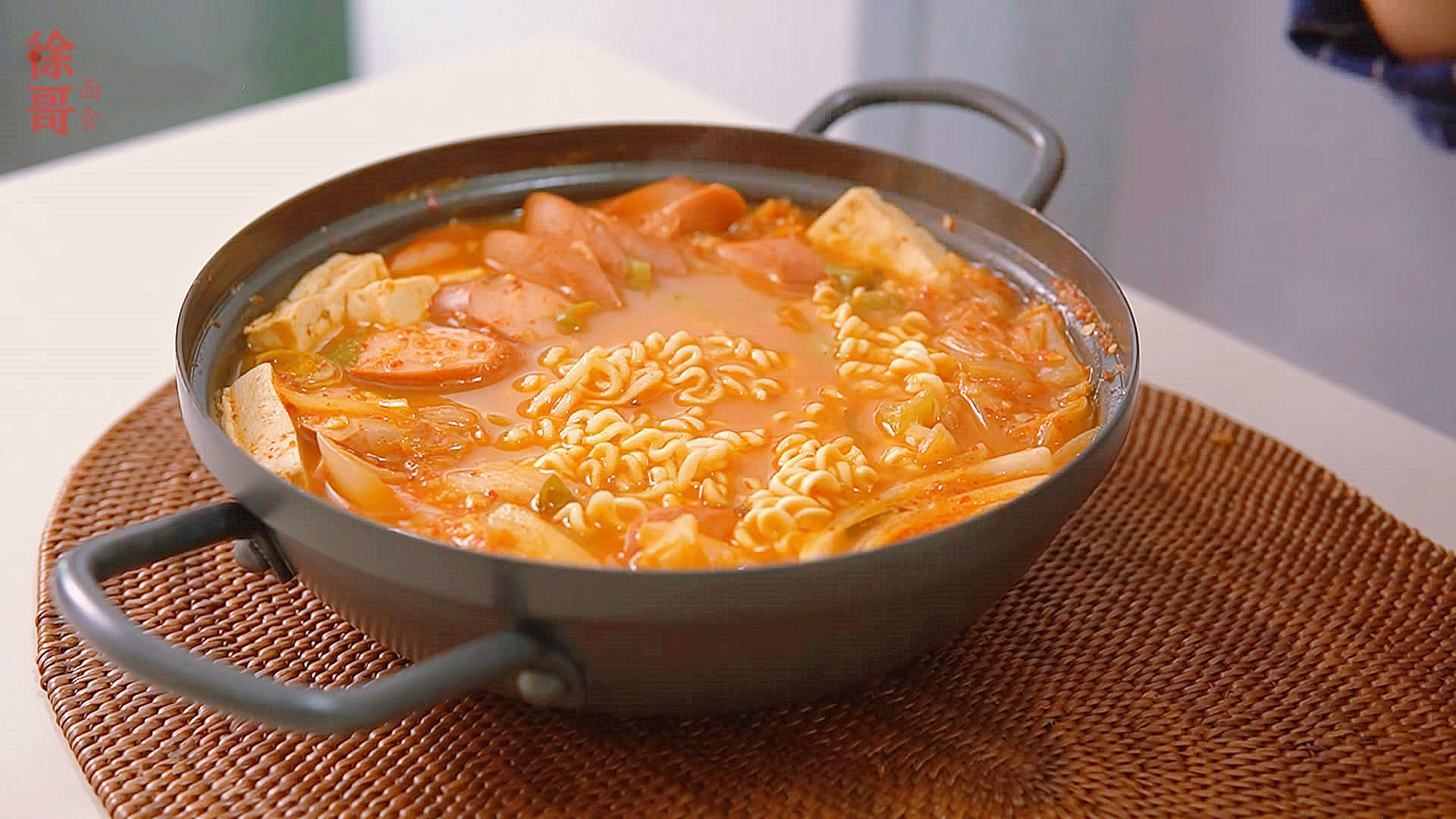 韩国泡菜锅怎么做好吃韩式泡菜火锅正宗做法