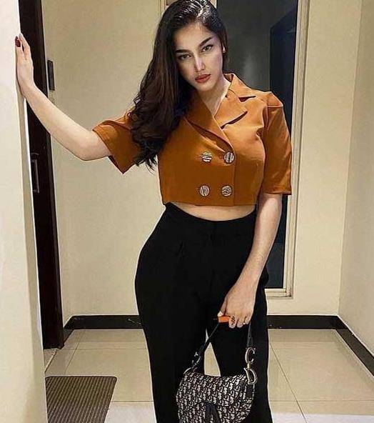 23岁印尼女星卖身赚快钱光着身子在酒店被捕哭诉都是疫情的祸