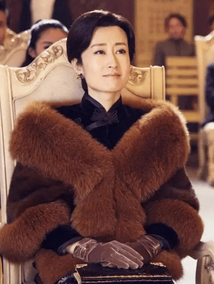 宋轶|《伪装者》播出五年后，女主角销声匿迹，三位女配却大红大紫！