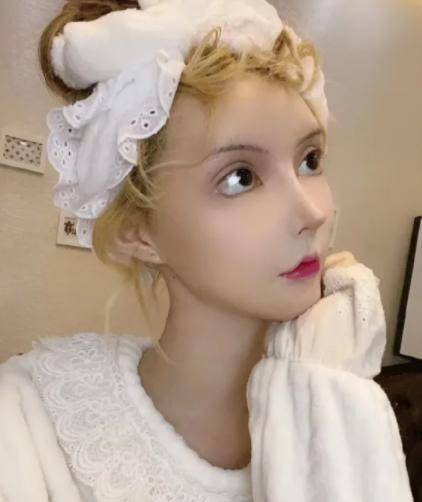 土豪动108刀整成真人芭比，吃饭不敢张嘴，土豪砸400万求卸妆吓坏众人