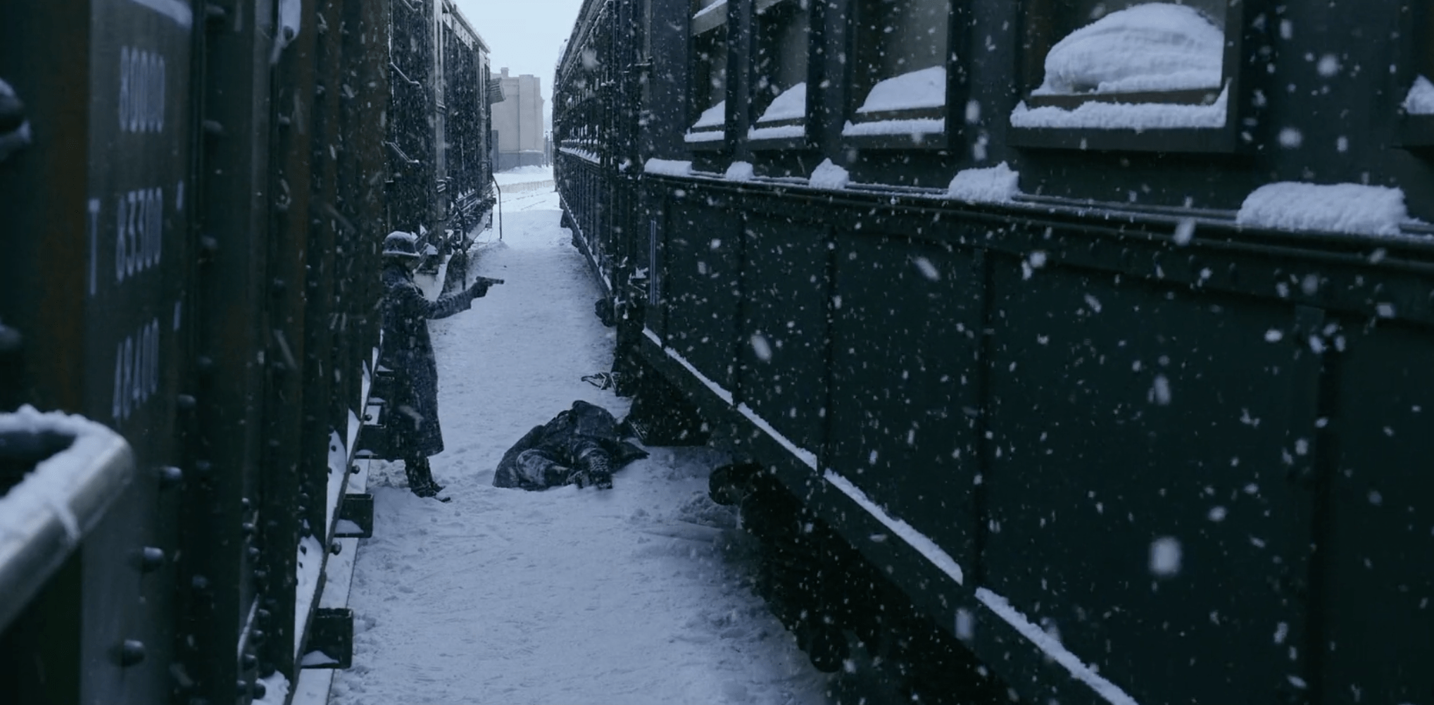 敌人|《悬崖之上》网播,资深导演打差评:剧作薄弱、把控失利??