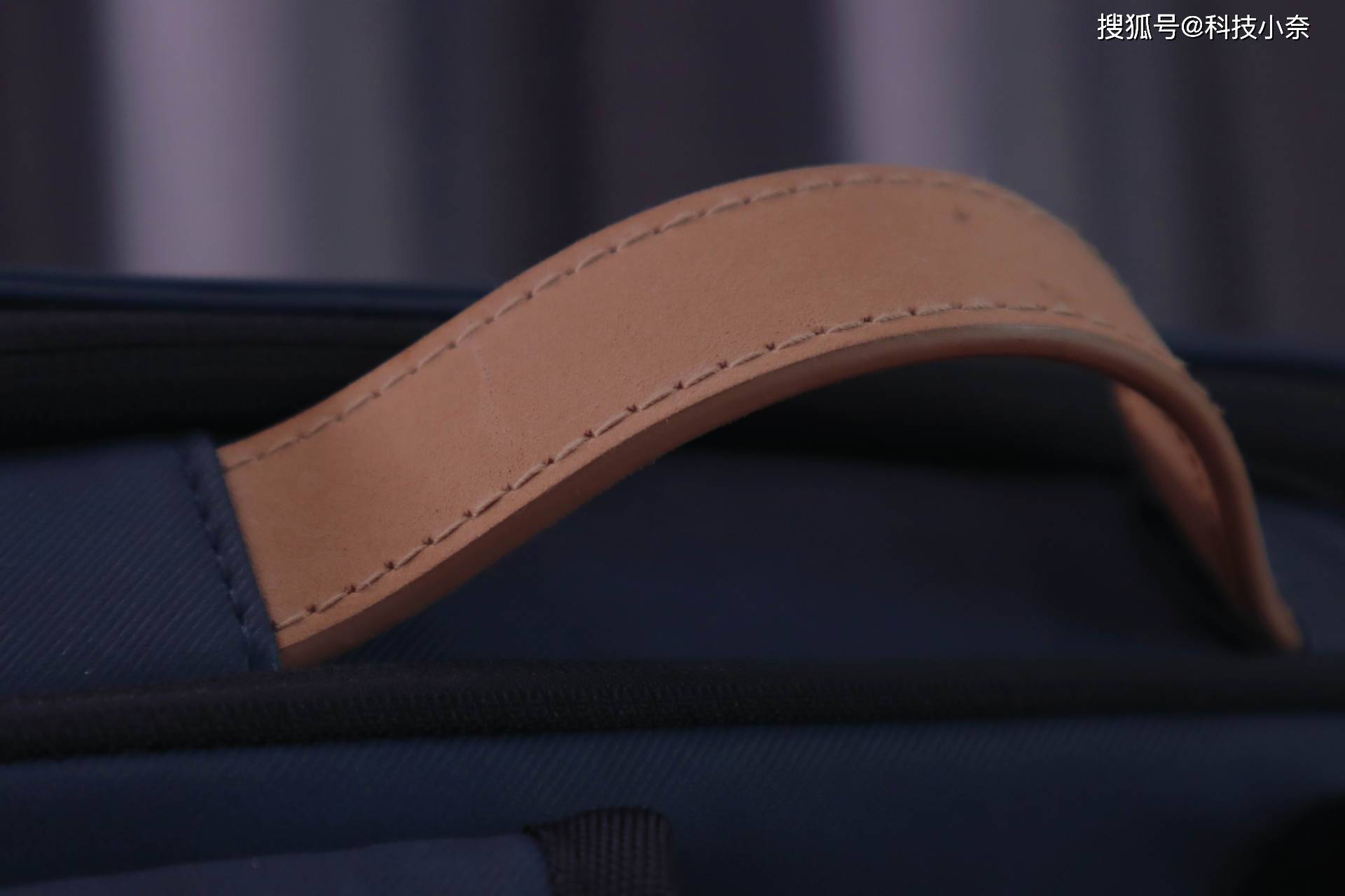 双肩包 颜值与功能兼备，地平线8号零感背包