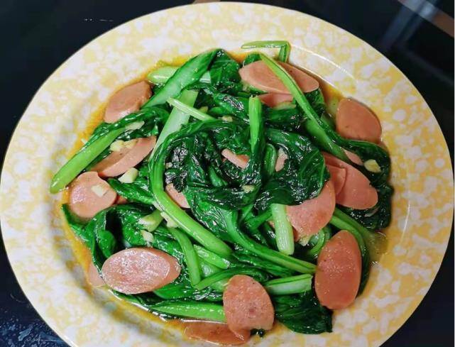 大雪过后来一锅,清爽又解腻,孩子爱吃_小青菜_火腿肠_小白菜