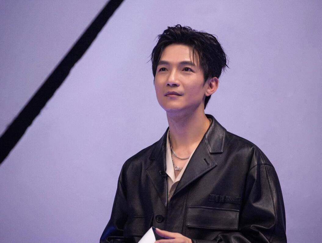 舞美|《追光吧》收视凭啥拉垮？节目组该如何破局？答案全在张卫健身上！！