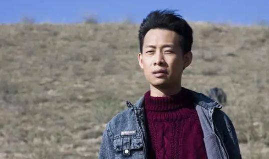 冯巩|2022年四位“最火”中男：冯巩用嘴上热搜，雷佳音靠哭霸屏