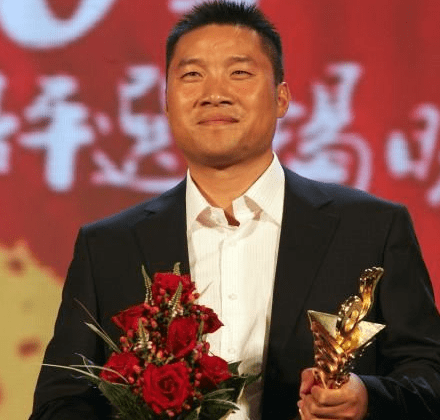 奥运冠军退役后成副市长,工作恪尽职守,因"不顾家"遭到吐槽_孟关良