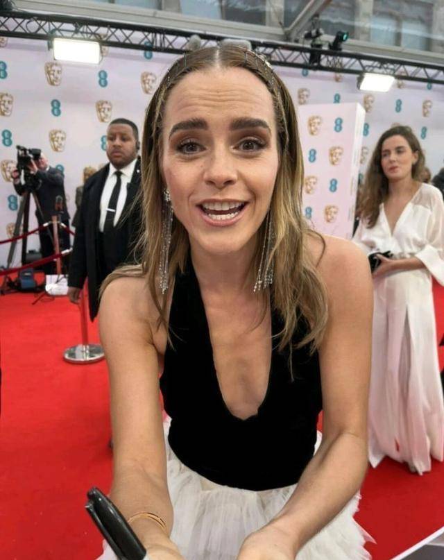 白人哈利波特女主角，艾玛沃特森为何如此显老，外国美女30岁是个坎
