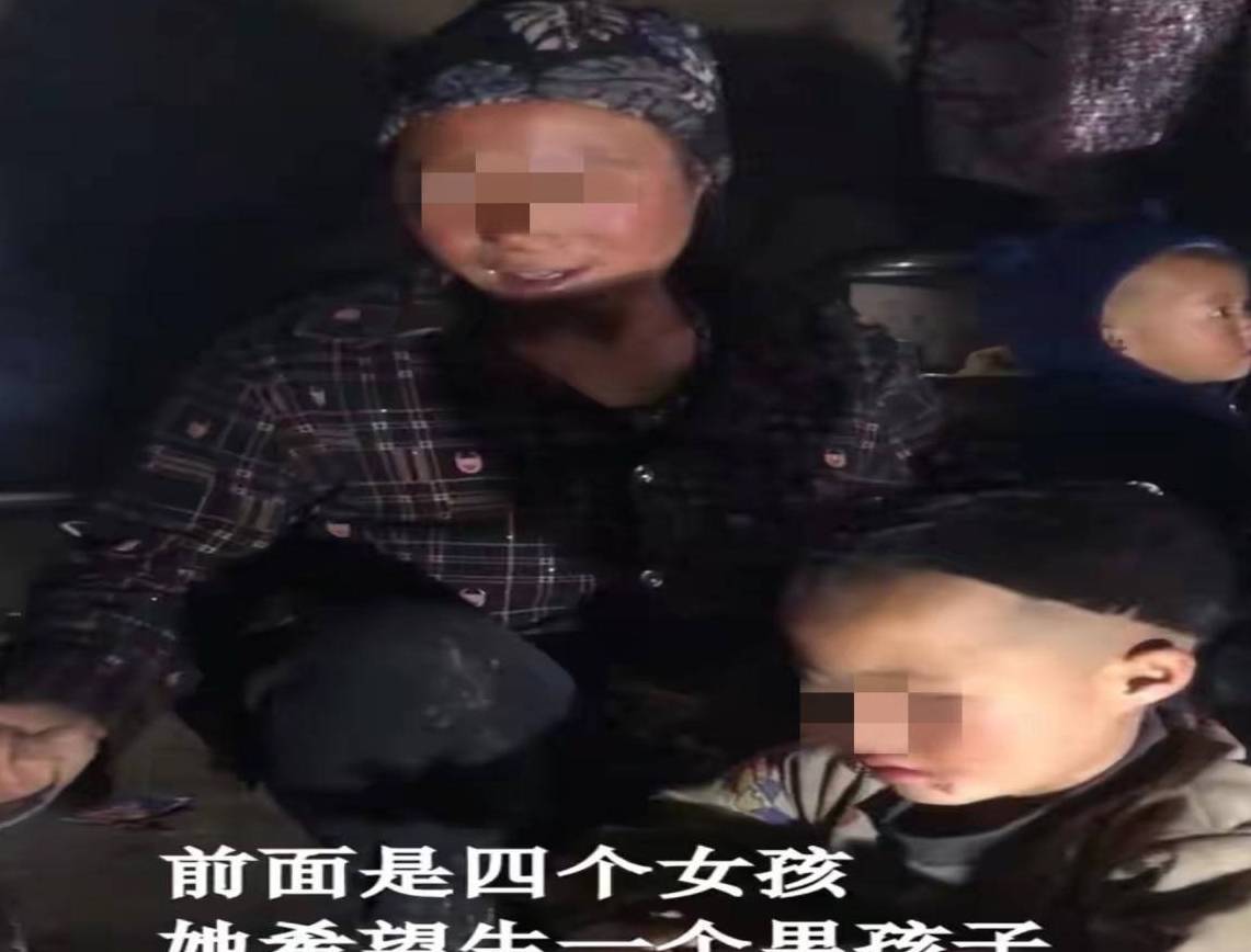 婴儿|单亲妈妈生了四胎还要生，婴儿饿了吃泡面，尿不湿洗洗接着穿