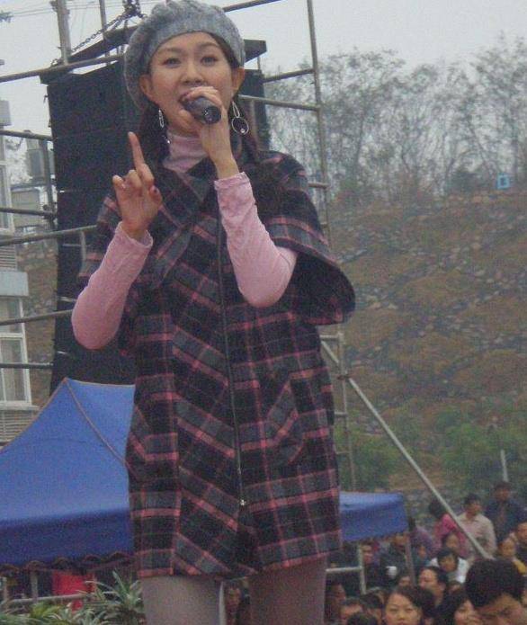原创卓依婷曾经为何会传出死亡消息如今的她才38岁已是一位人妻