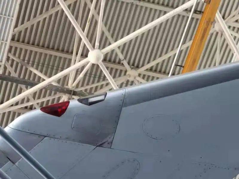 防撞灯和频闪灯防撞灯和频闪灯主要显示飞机的轮廓,引起周围其他