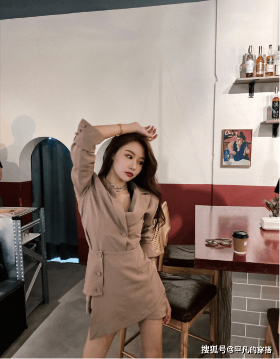 个性 日常穿搭如何避免土气？来学习甜酷风穿搭，又美又有个性