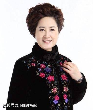 显得 这是我见过最有风骨的奶奶，90岁打扮简洁素净，比时尚奶奶还优雅