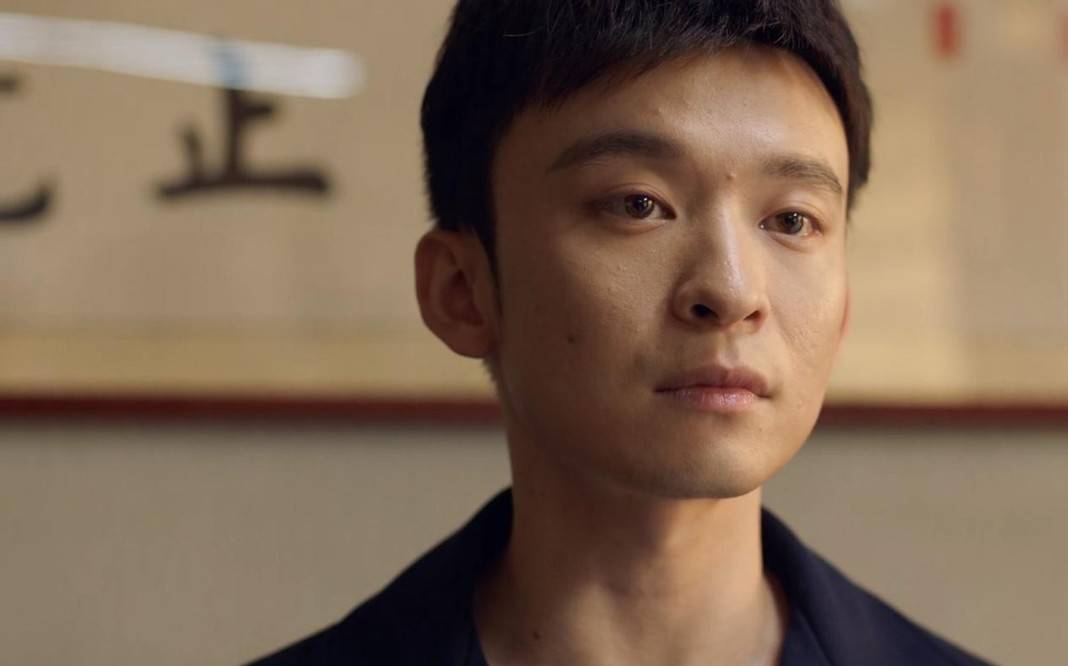 演技|开播飙升榜第一，27岁董子健“换脸式”演技上热搜，这男人有多狠！