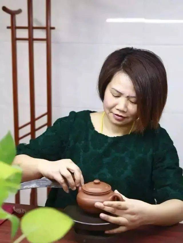 紫砂王朝高工范菊英醇厚韵致清雅端丽