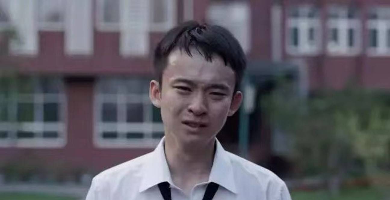 演技|开播飙升榜第一，27岁董子健“换脸式”演技上热搜，这男人有多狠！